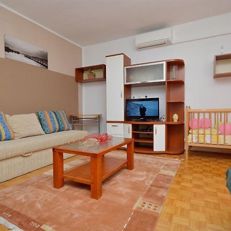 Apartment And Room Ivica 沃迪切 外观 照片
