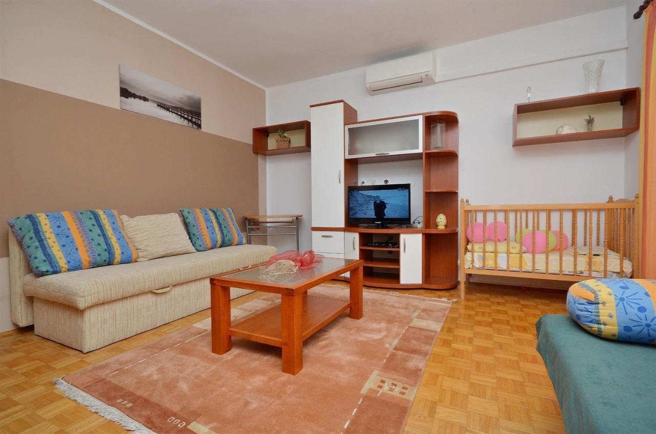 Apartment And Room Ivica 沃迪切 外观 照片