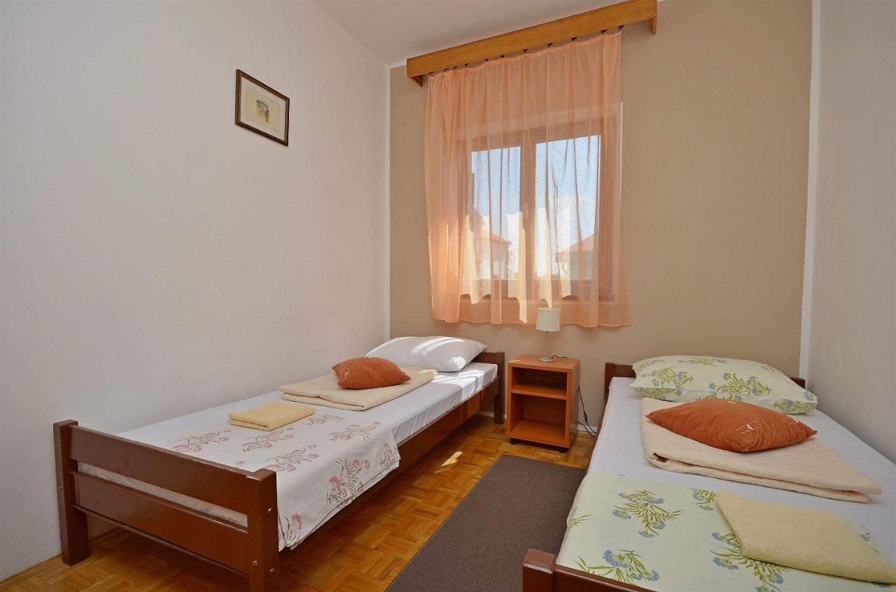 Apartment And Room Ivica 沃迪切 外观 照片
