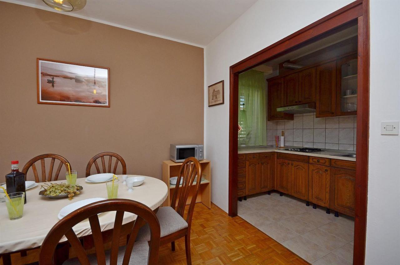 Apartment And Room Ivica 沃迪切 外观 照片