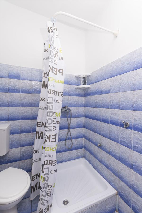 Apartment And Room Ivica 沃迪切 外观 照片