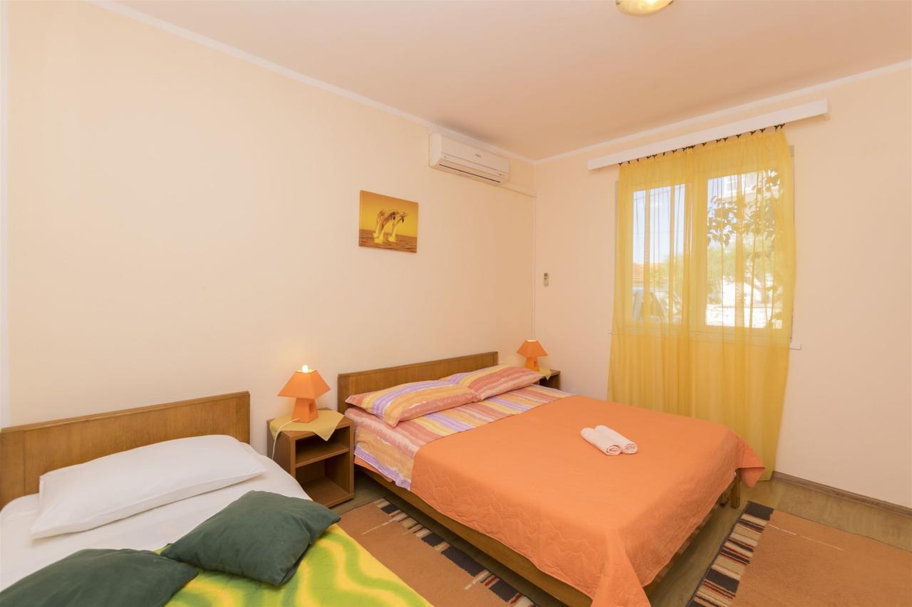 Apartment And Room Ivica 沃迪切 外观 照片